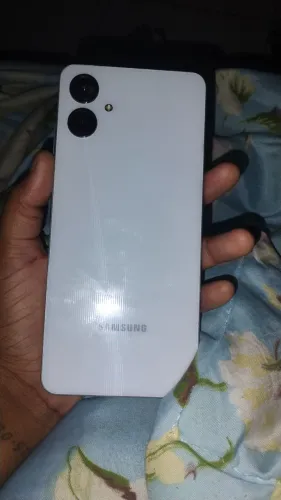 Vendo celular Samsung Galaxy A06 novo todo original 
