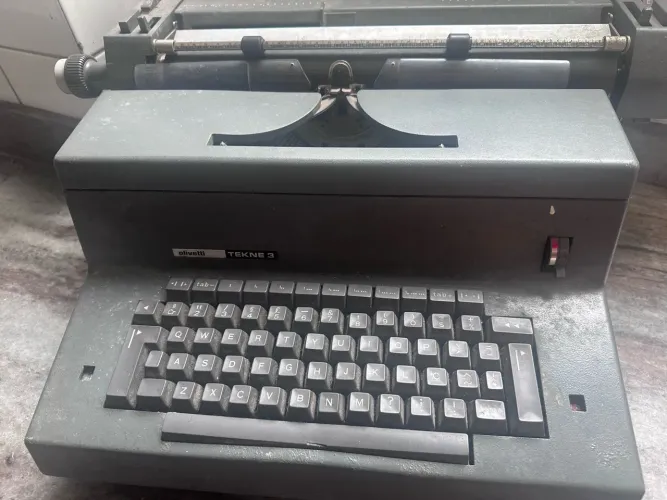 Máquina de escrever olivetti terne 3 