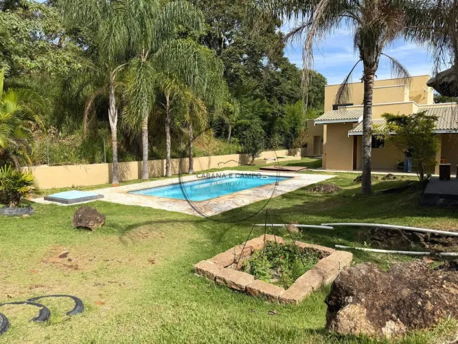 Chácara alto padrão com piscina em condomínio em Atibaia