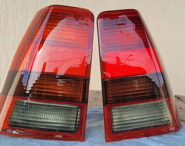 Par de lanternas kadett fumê original com logo GM 