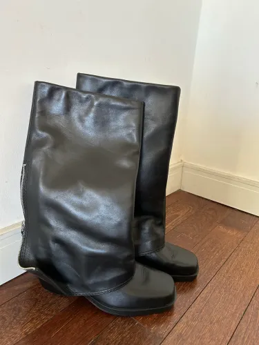 Bota Arezzo em couro legítimo - NOVA - Tam. 36