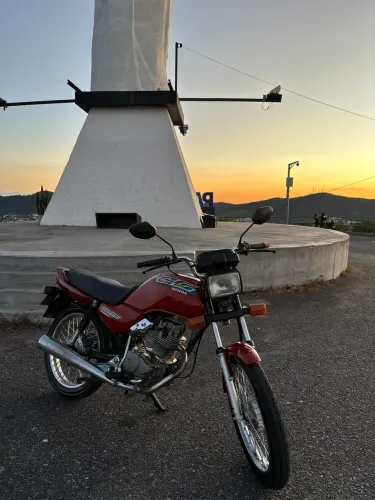 Vende-se CG Titan 125 ano 98