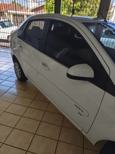 Ford Fiesta SE 1.6 8V Flex 5P 2014