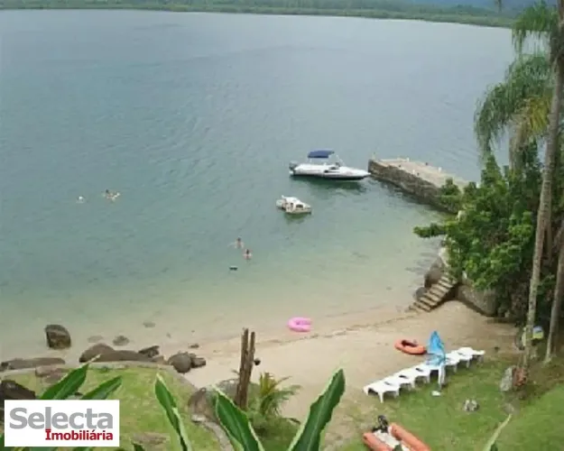 Belíssima casa em ilha espetacular de Angra dos Reis !!!