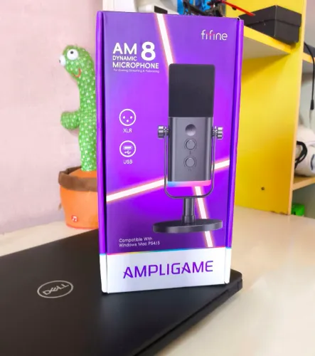 Microfone dinâmico Fifine AM8 AmpliGame suporte de mesa