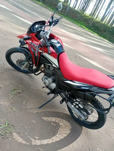 Xre300 rallyano 2015,com acessórios , pneus novos, kit relação novo.Moto impecavel