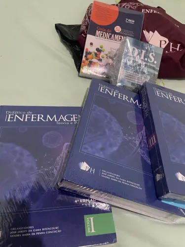 Vende - se kit livros