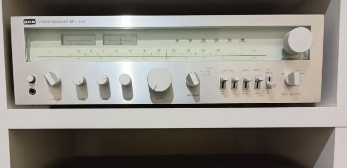 Vendo receiver CCE Sr 4000