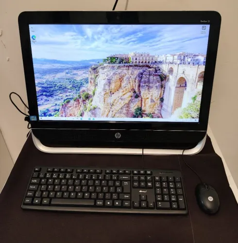 Hp pavilion ALL in one i5 top