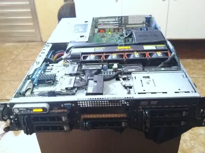 Servidor Dell PowerEdge 2950 Gen III Rack 2U Corporativo
