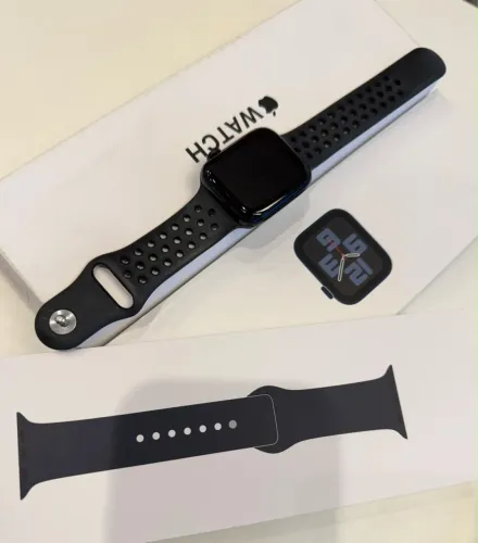 Apple Watch SE 44 M GPS - Na caixa