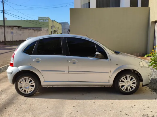 Citroen C3 GLX 1.4/ GLX Sonora 1.4 Flex 8V 5P 2011