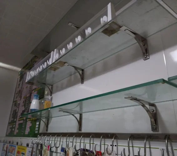 Prateleiras vidro temperado 8 mm,  doze  prateleiras