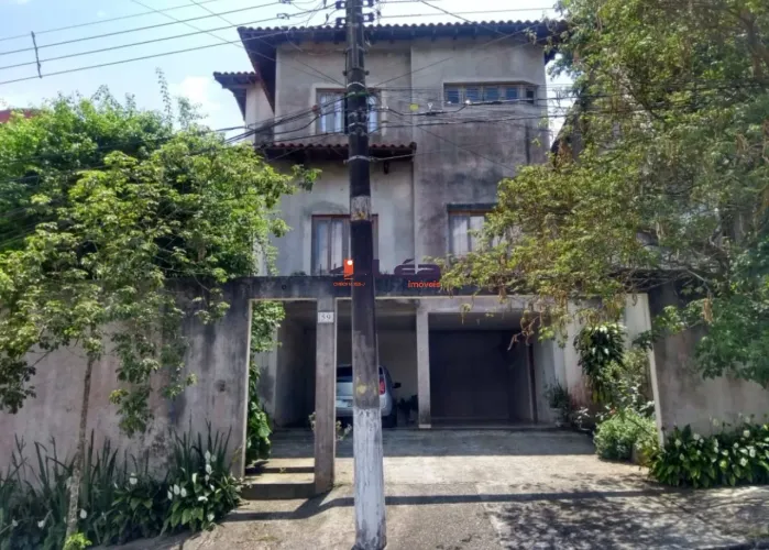 Sobrado à venda em Suzano-SP, Jardim Altos de Suzano: 3 quartos, 1 suíte, 1 sala, 7 vagas