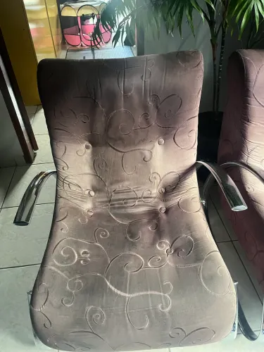 2 poltronas roxas