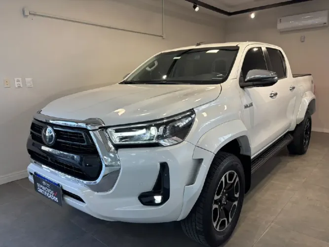 Toyota Hilux CD SRX Plus 4X4 2.8 TDI Die. Aut. 2024