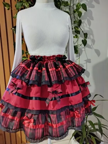 Saia Junina vermelha xadrez 