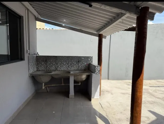 CASA A VENDA FEITOSA