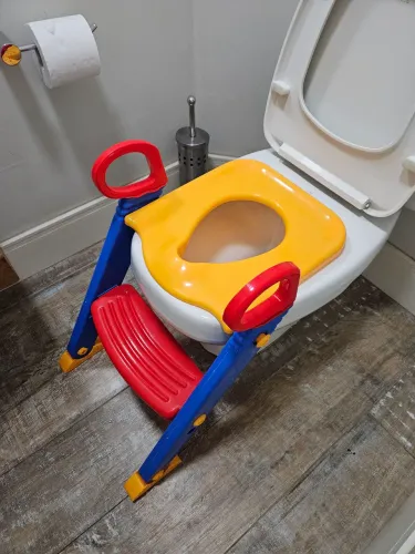 Acento infantil com escada