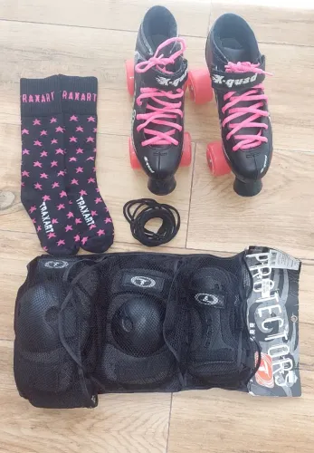 Patins Traxart X-Quad Tam. 35 + Kit Proteção + Meias | Roller Derby