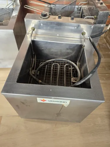 Vende se Fritadeira elétrica venancio