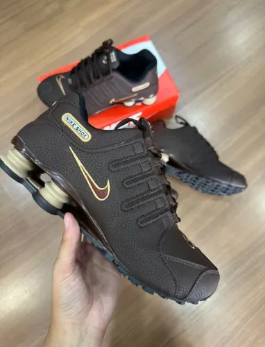 Tênis Nike Shox cores incríveis confira 
