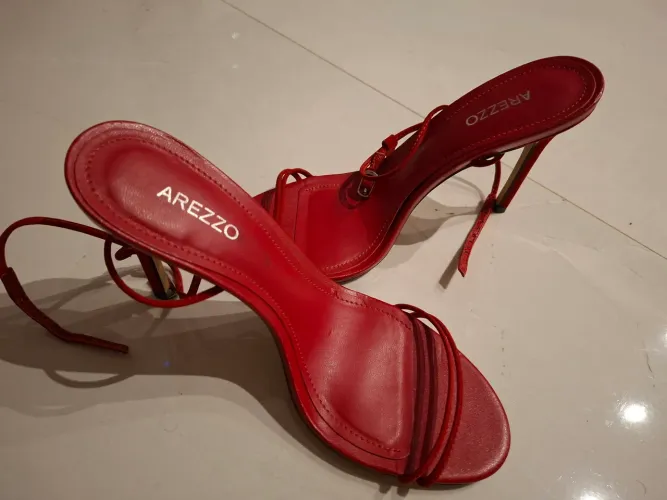 Sandália - Salto fino (Arrezo)