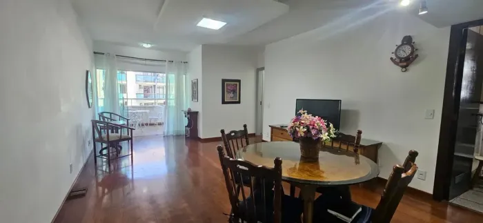 Excelente apartamento com vista para o mar