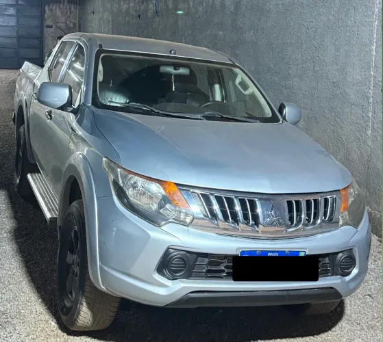 Mitsubishi L200 Triton Sport GLS 2.4 CD Diesel Mec. 2017
