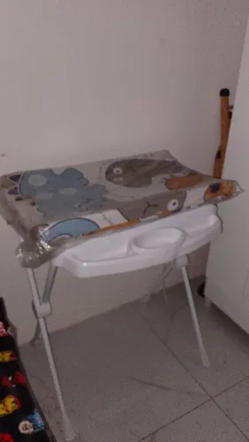 Vende-se uma Banheira com trocador
