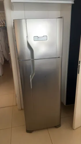 Geladeira Electrolux Frost Free 371L Turbo