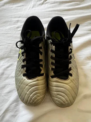 Chuteira Society NIKE 
