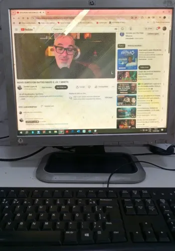 monitor com avarias
