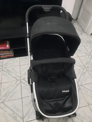 Vendo carrinho de bebê
