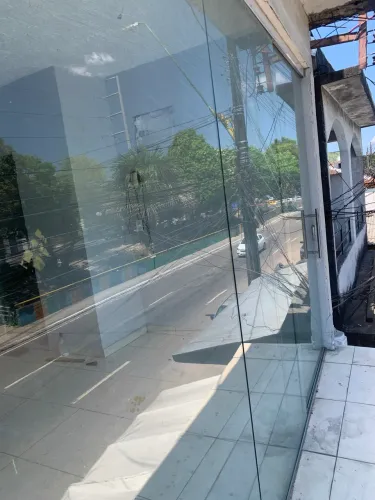 Fachada de vidro vendo 