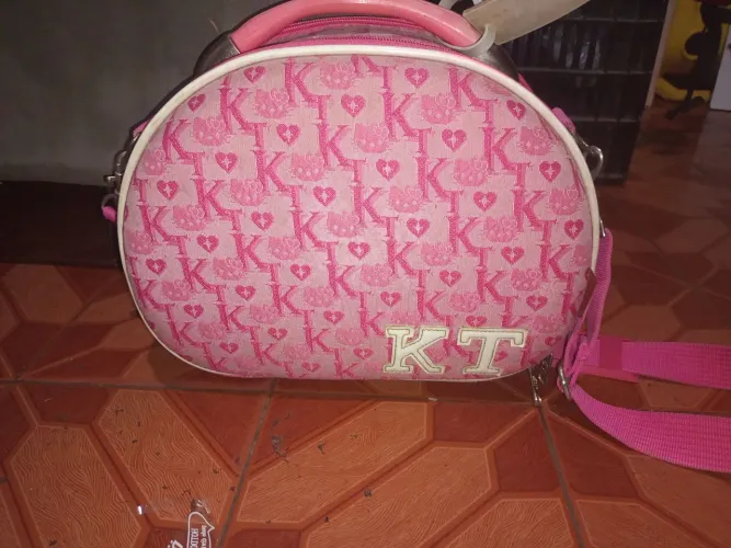 Bolsa da hello Kitty de maquiagem
