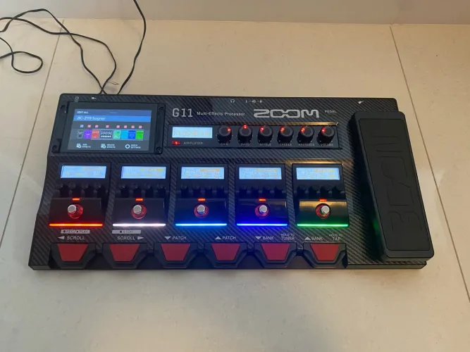 Pedaleira de Guitarra Zoom G11 - Perfeito Estado