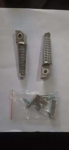 Vendo Par de Pedaleira Traseira Titan/ Fan/ Start 160 2025 em diante (Modelo Original)