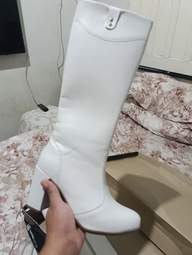 Bota nova, número 35