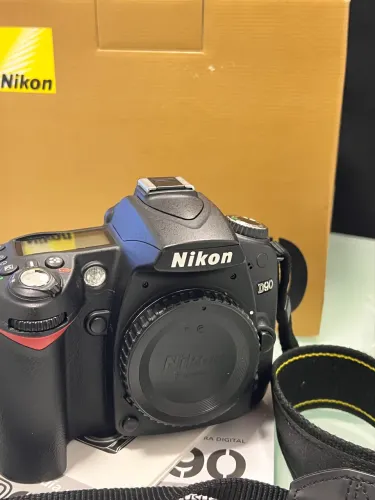 Nikon D90 corpo - Só 3.922 Disparos - Completa e Impecável
