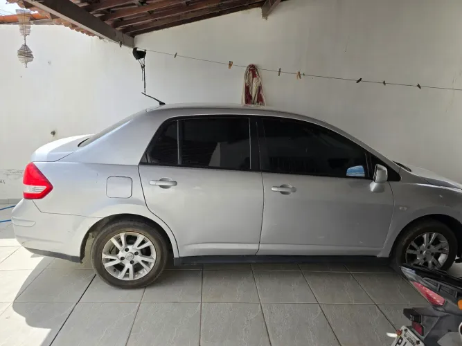 Nissan Tiida Sedan 1.8 16V Flex Fuel 4P 2011