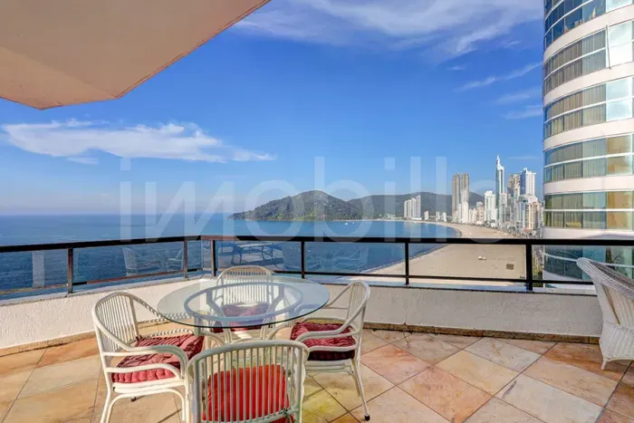 Cobertura Duplex de frente para o mar no Edifício Renoir em Balneário Camboriú