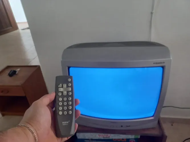 Vendo 2 tvs Samsung e Semp Toshiba 
