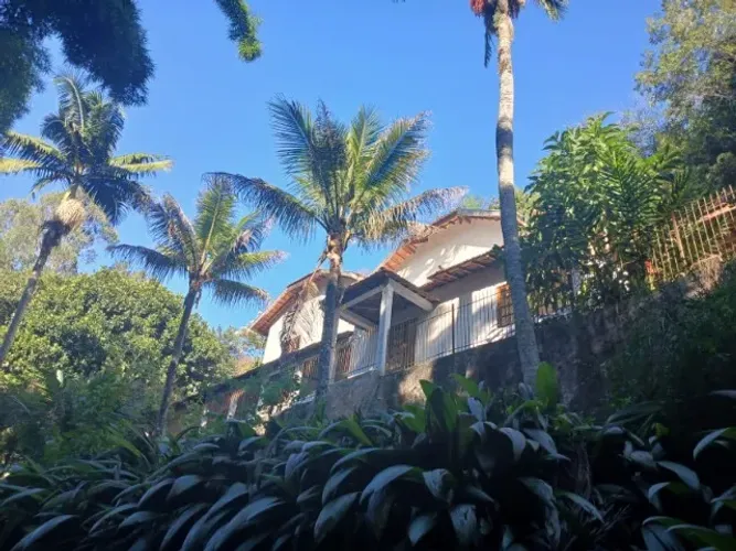 Chácara dos Sonhos em Jambeiro - 5.000m² de Tranquilidade e Conforto