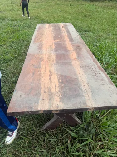 MESA DE MADEIRA MACIÇA