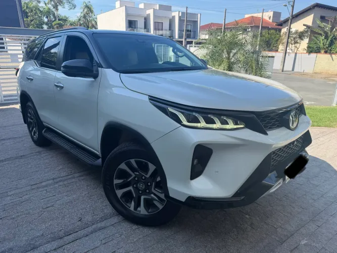 Toyota Hilux SW4 Diamond 2.8 TB 4X4 Die. Aut. 2022