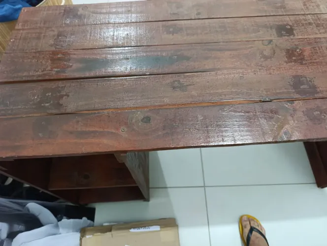 Vendo mesa escrivaninha para estudos e afins. Em perfeito estado.