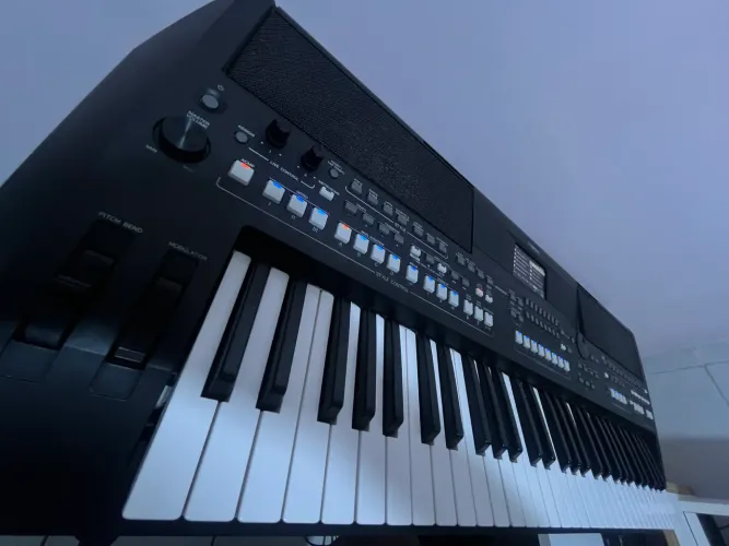 Teclado Yamaha Sx600