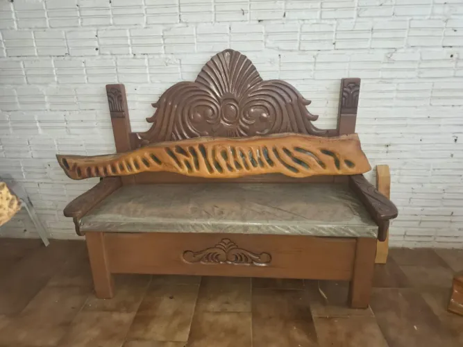 Vendo esse canapé ideal para seu terraço e estabelecimento de trabalho.