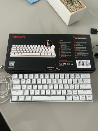 Teclado mecanico da redragon 60%